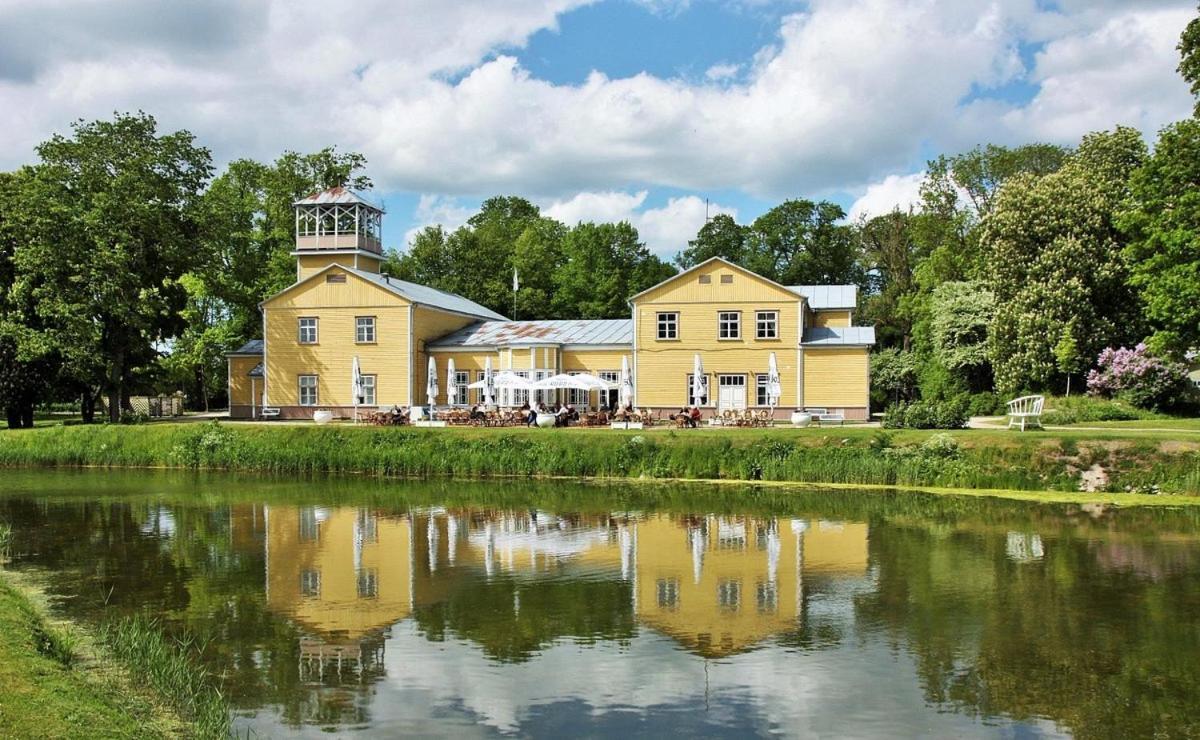 Kuursaal Guesthouse Kuressaare Exterior foto